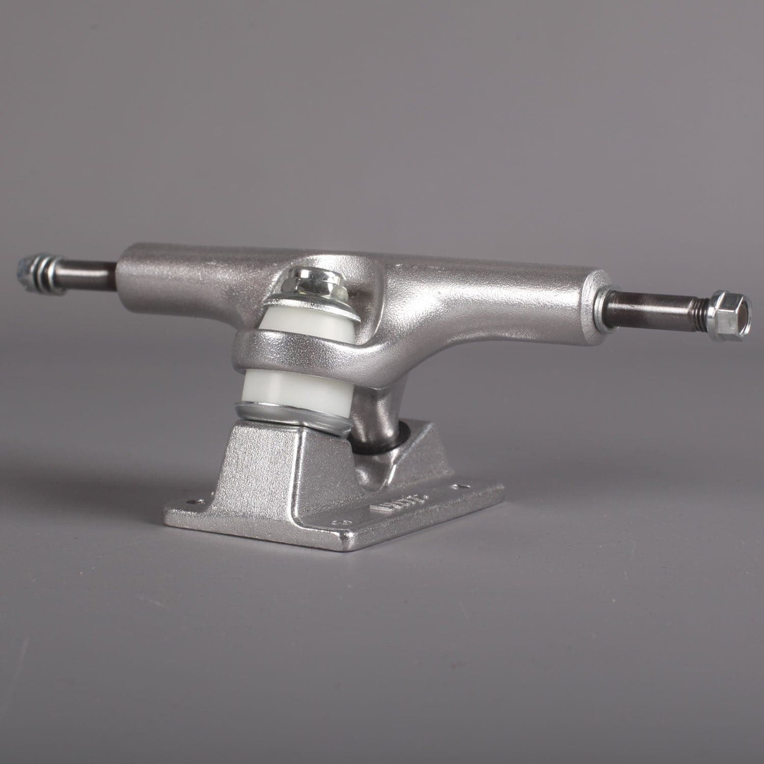 Ace 'Classic' 33s Trucks (Silver) - Image 3