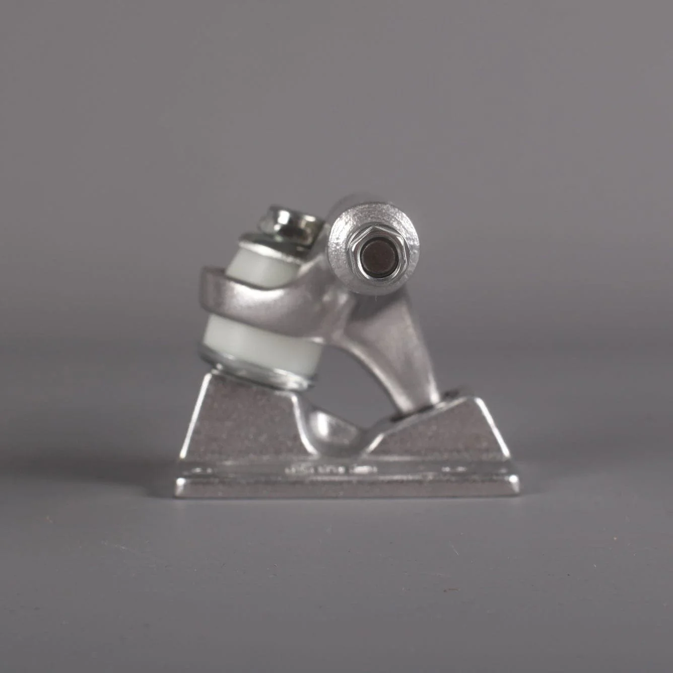 Ace 'Classic' 33s Trucks (Silver) - Image 4
