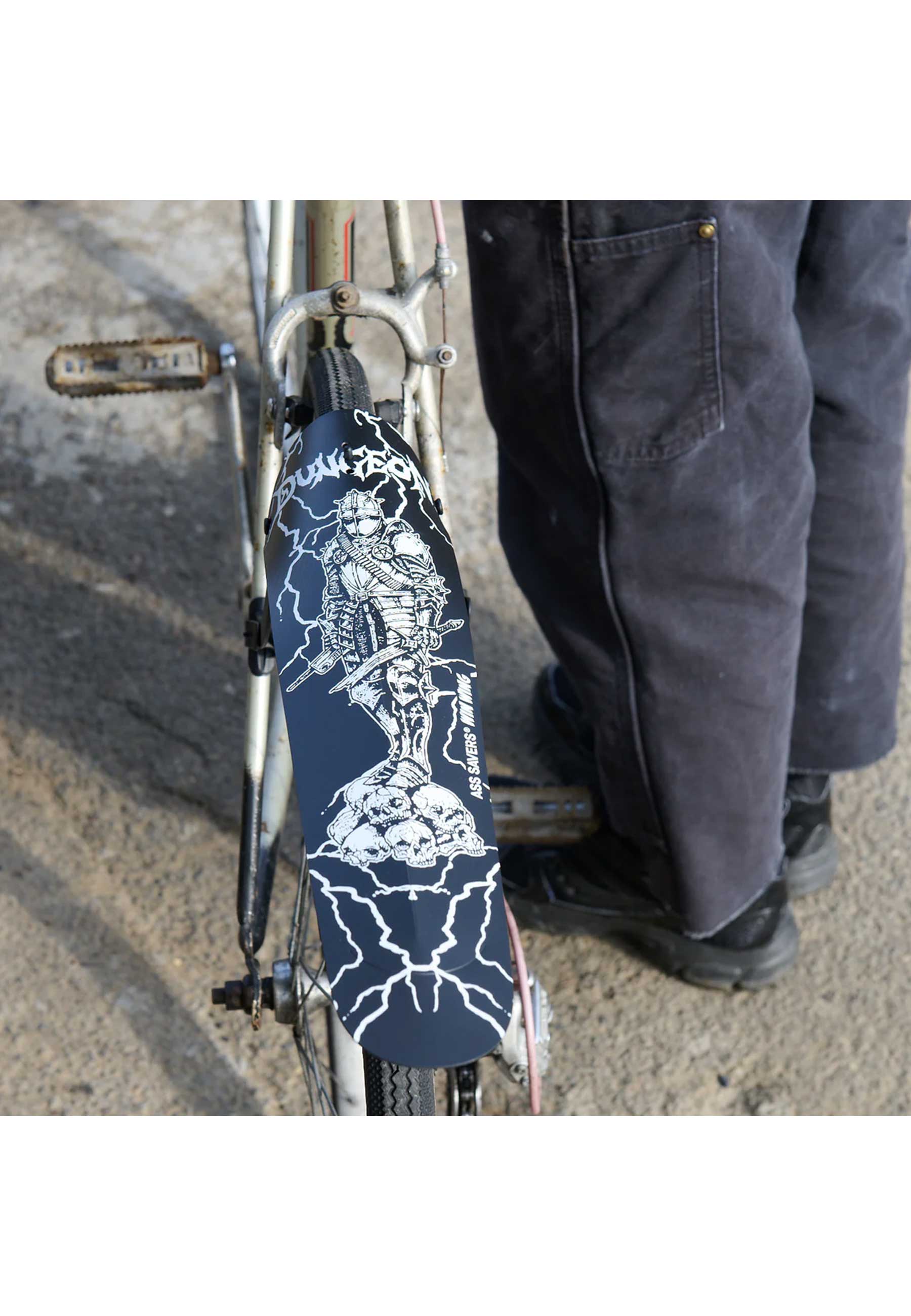 Dungeon Gateway 'Cold Steel' Cycling Mudguard (Black / White) - Image 4